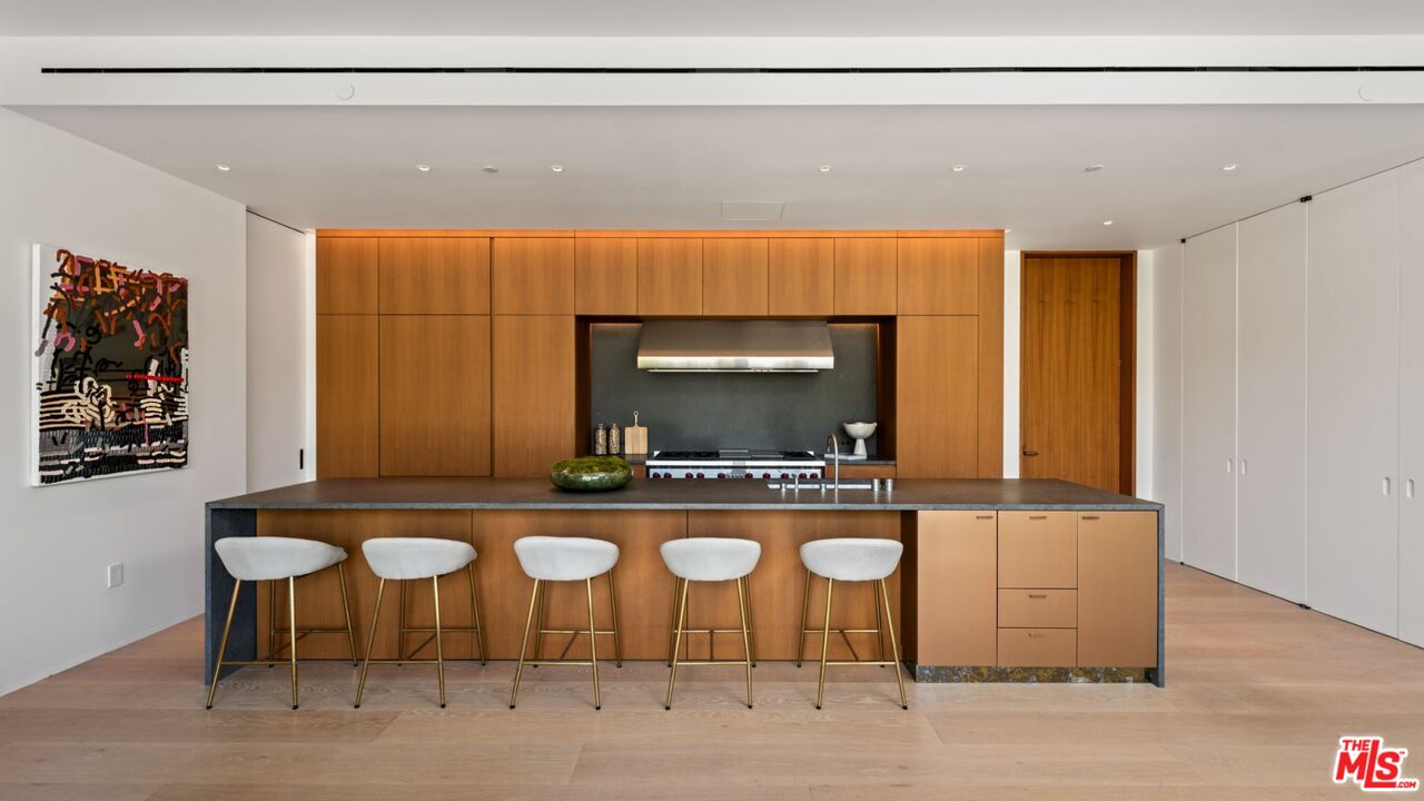 9040 Sunset Blvd Unit: 1002