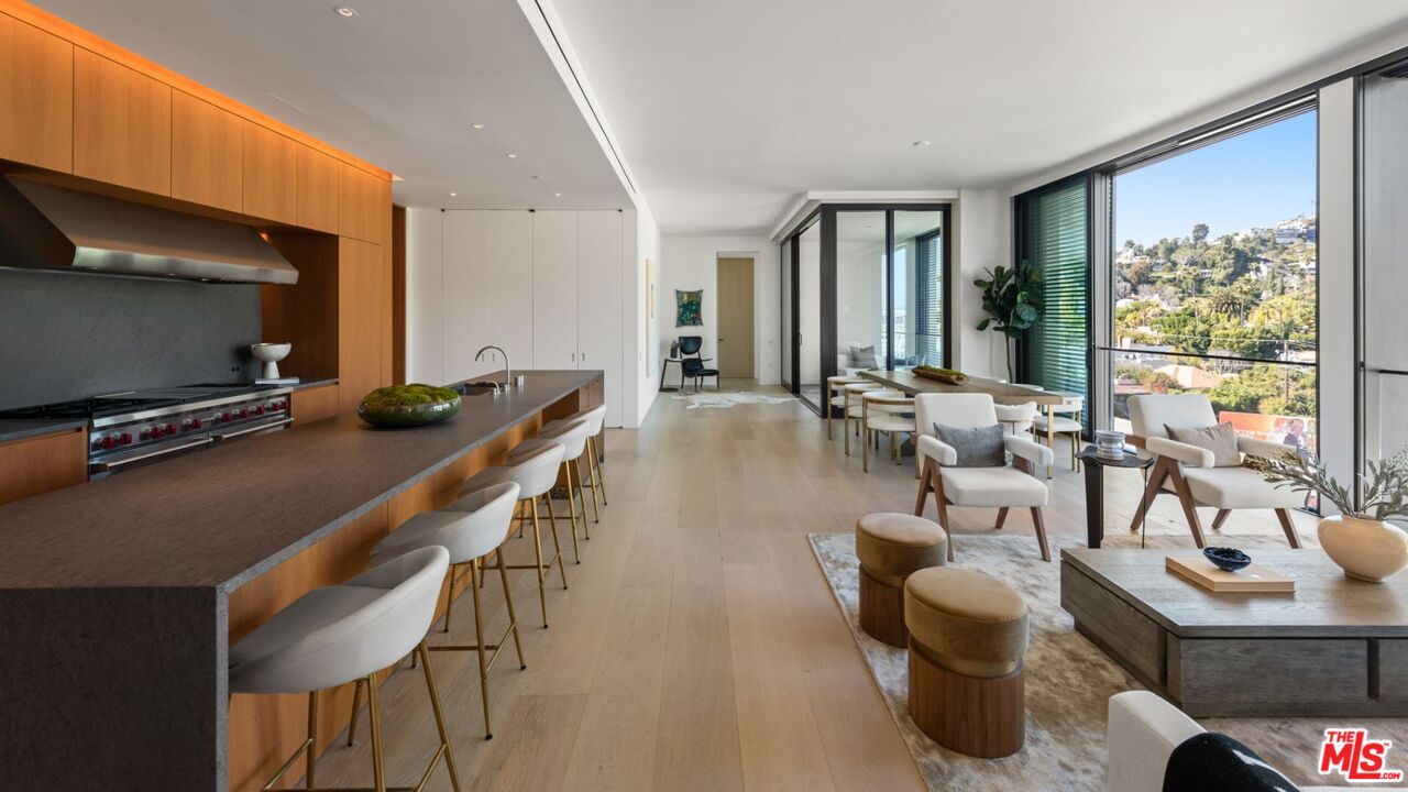 9040 Sunset Blvd Unit: 1002