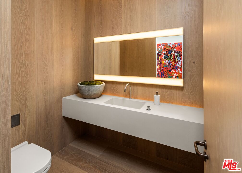 9040 Sunset Blvd Unit: 1002