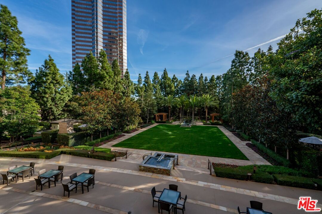 1 W Century Dr Unit: 4D