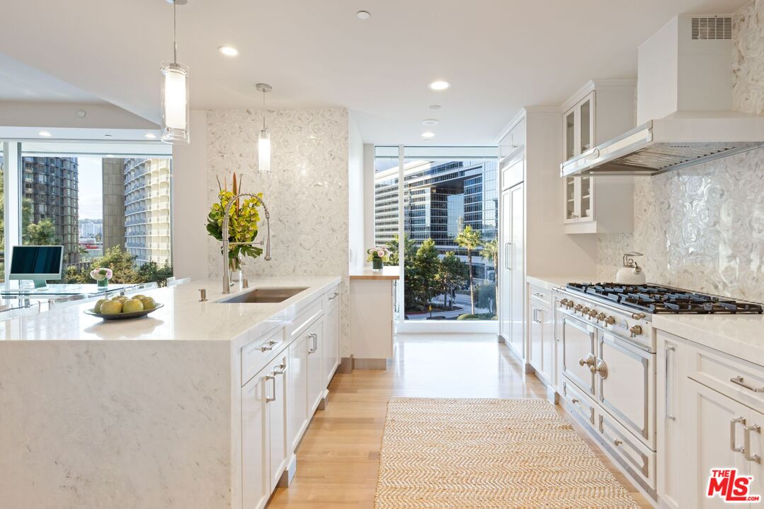 1 W Century Dr Unit: 4D