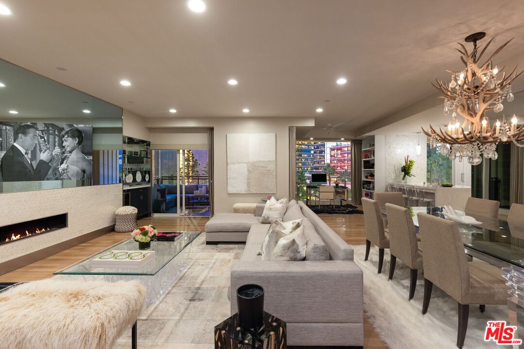 1 W Century Dr Unit: 4D