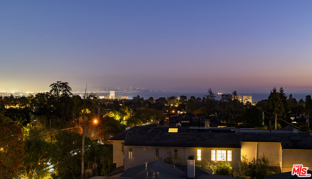 1047 Chautauqua Blvd