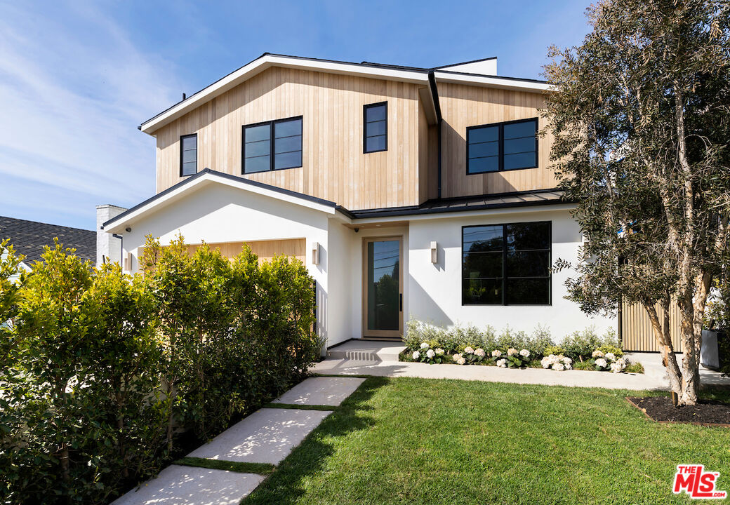 1047 Chautauqua Blvd