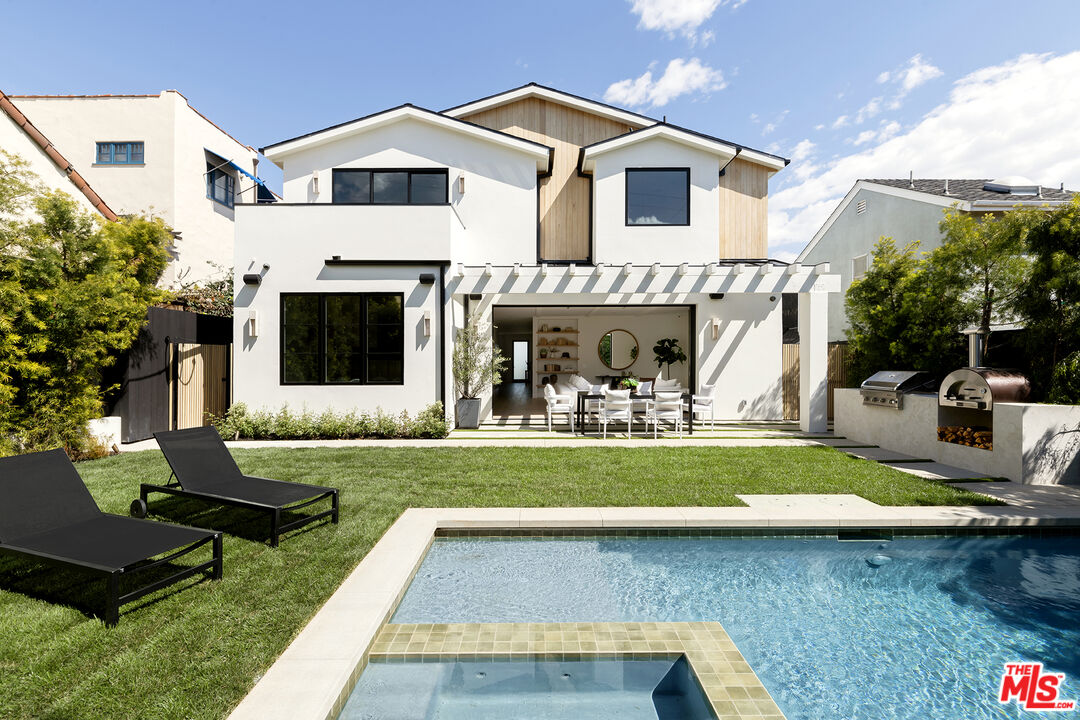 1047 Chautauqua Blvd