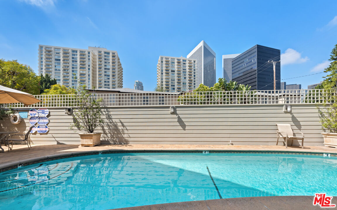 407 S Spalding Dr Unit: 5