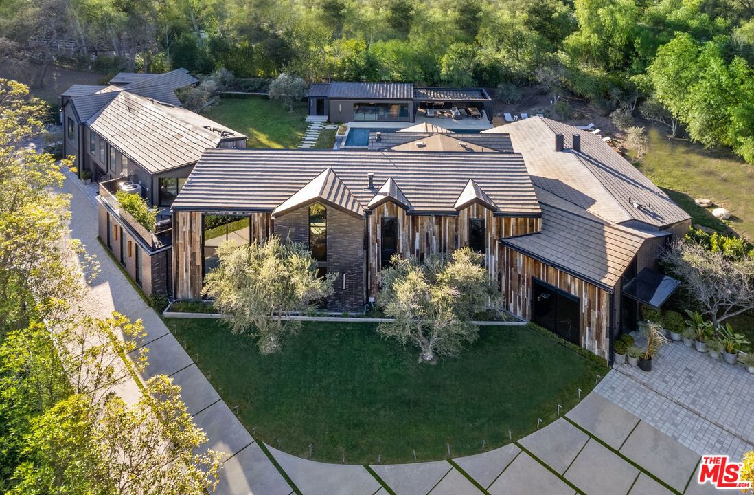 24350 Bridle Trail Rd