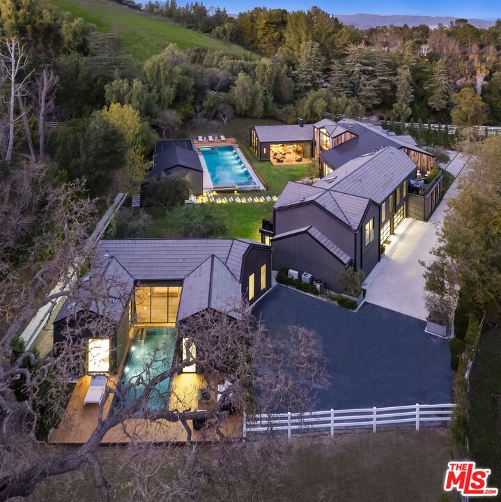 24350 Bridle Trail Rd
