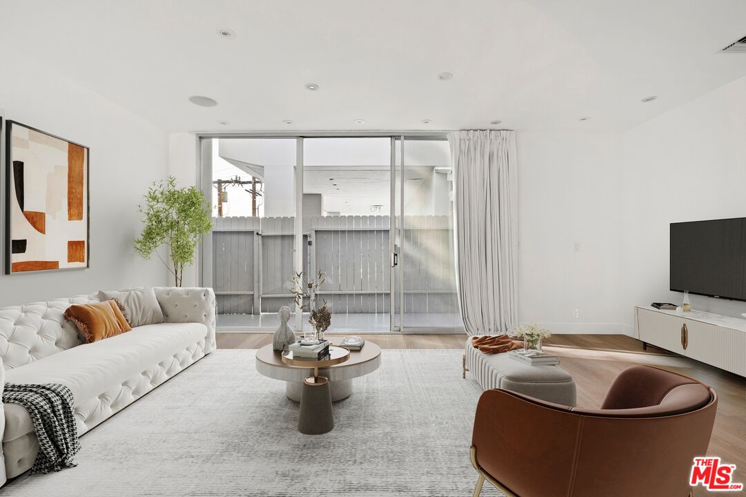 1100 Alta Loma Road Unit: C