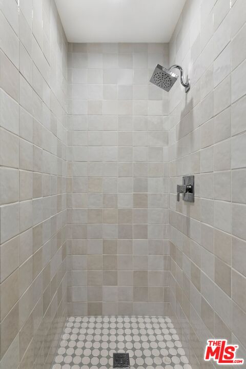 1100 Alta Loma Road Unit: C