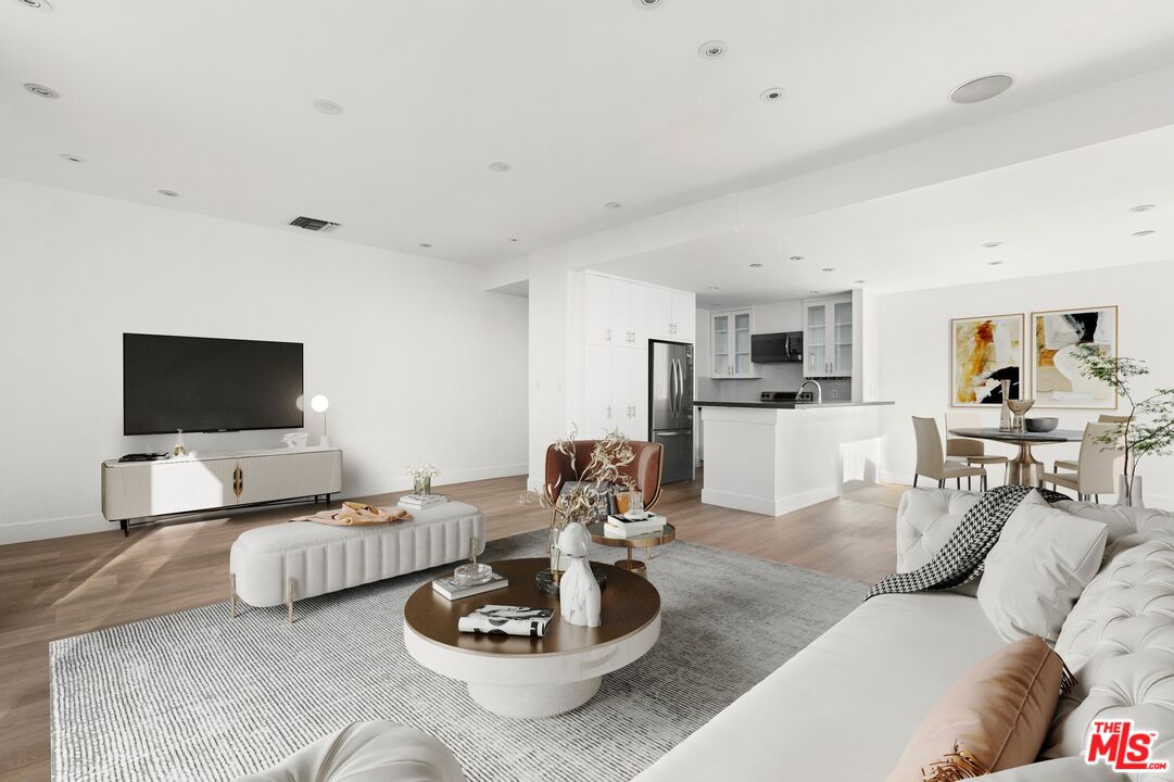 1100 Alta Loma Road Unit: C