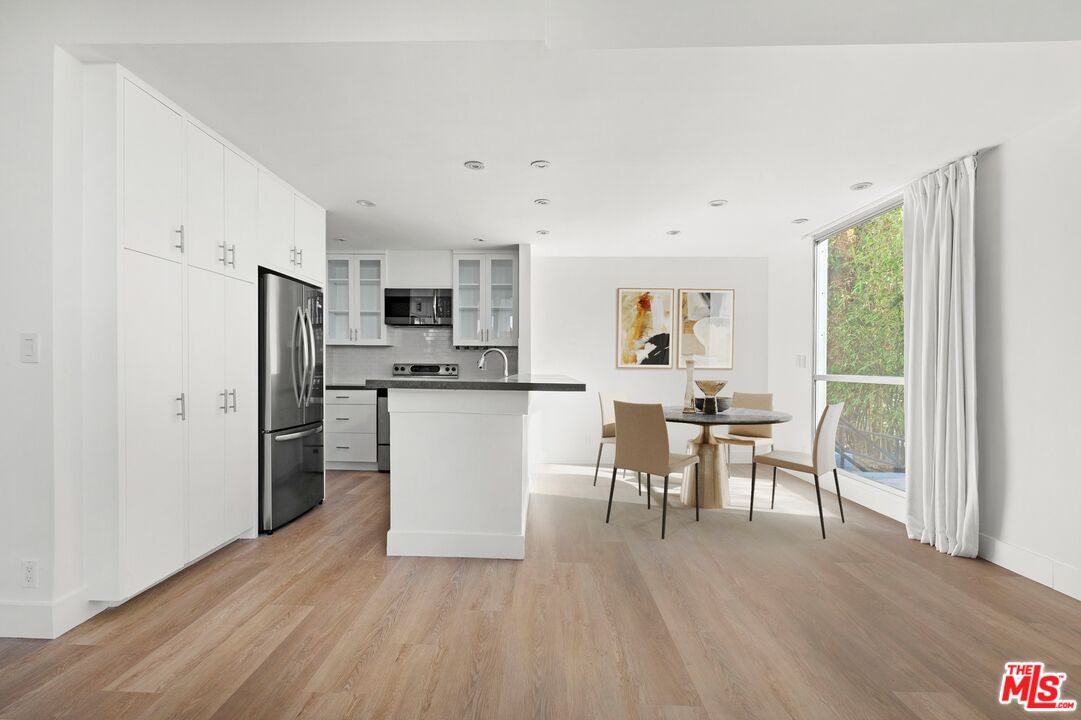 1100 Alta Loma Road Unit: C