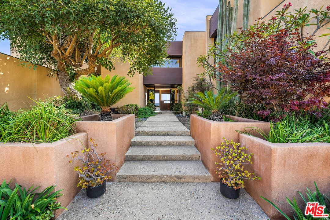 30020 Morning View Dr