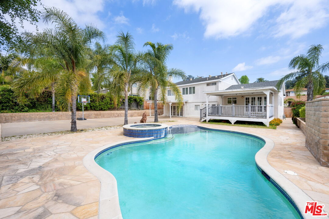 22601 Dardenne Street