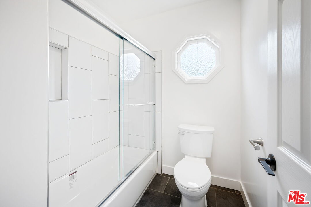 22601 Dardenne Street