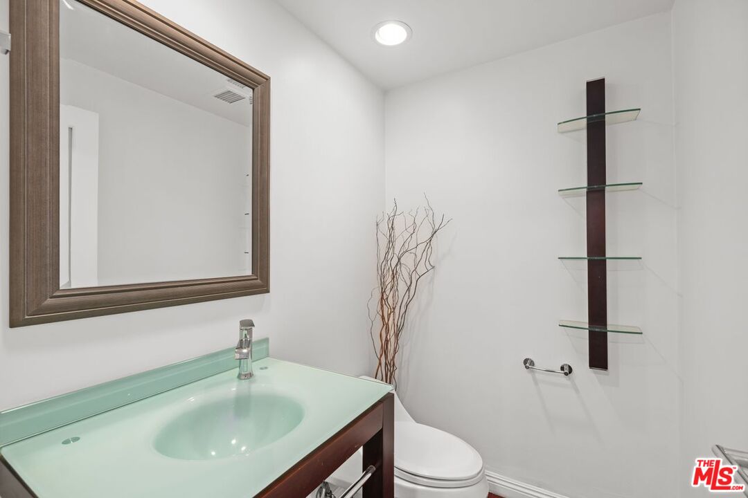 7250 Franklin Ave Unit: 815