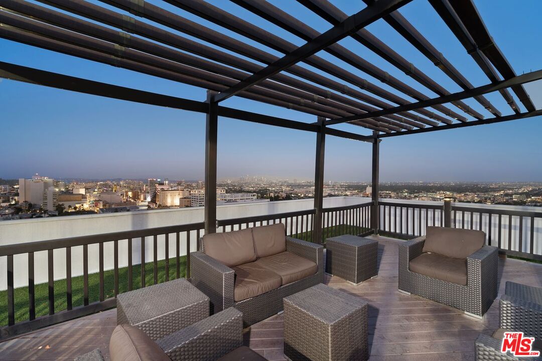 7250 Franklin Ave Unit: 815