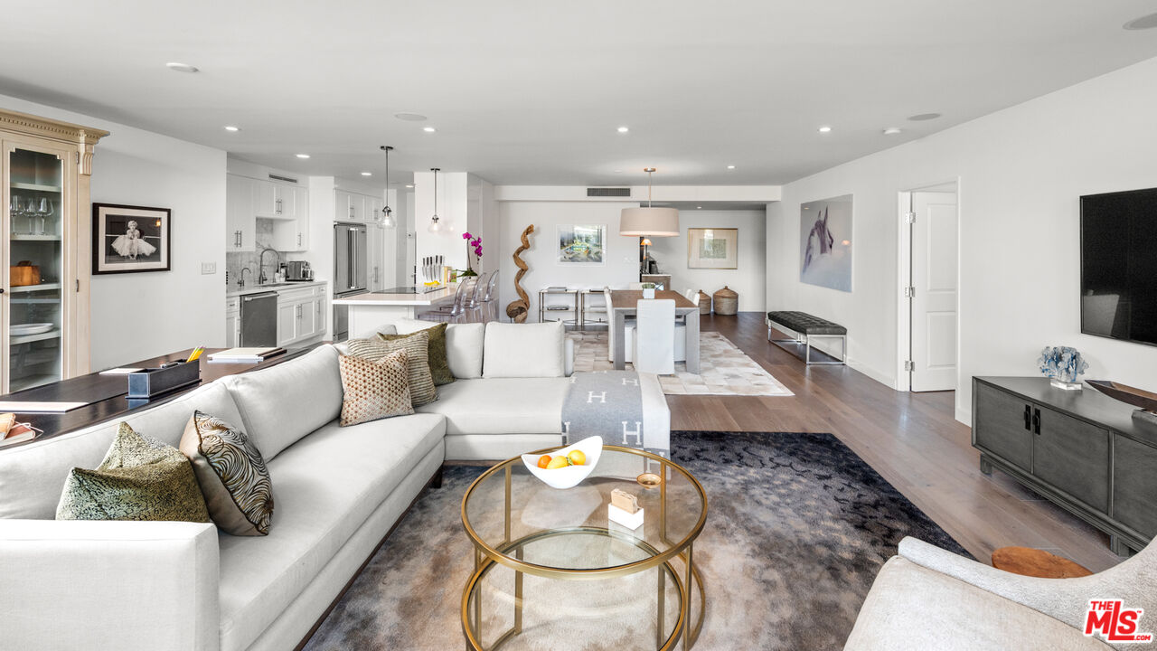 875 Comstock Ave Unit: 2C