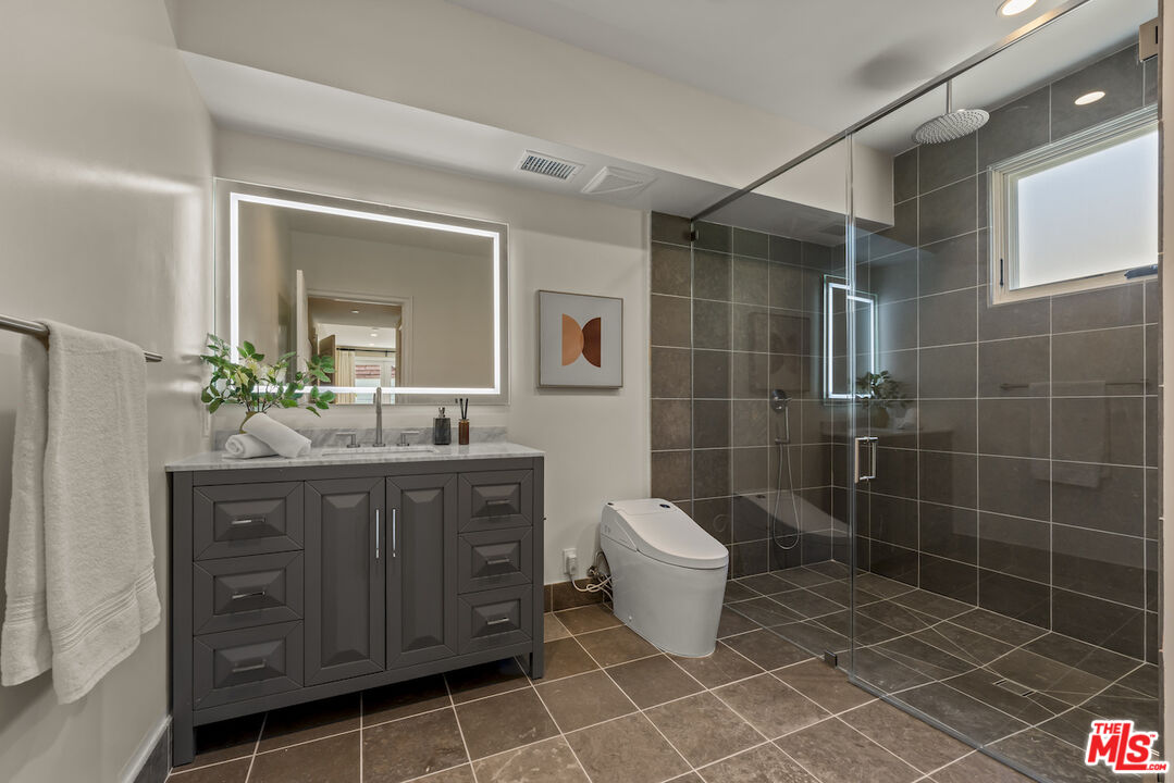 1825 Pandora Ave Unit: 303