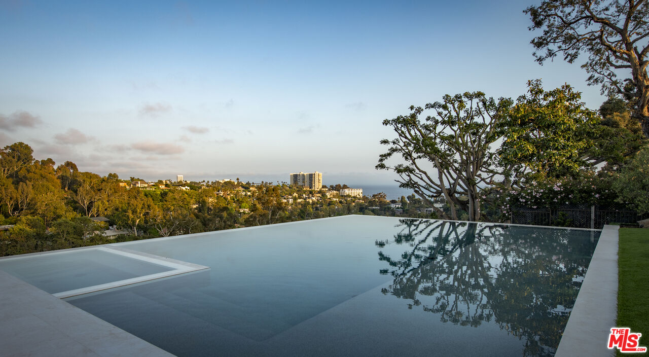 538 Chautauqua Blvd