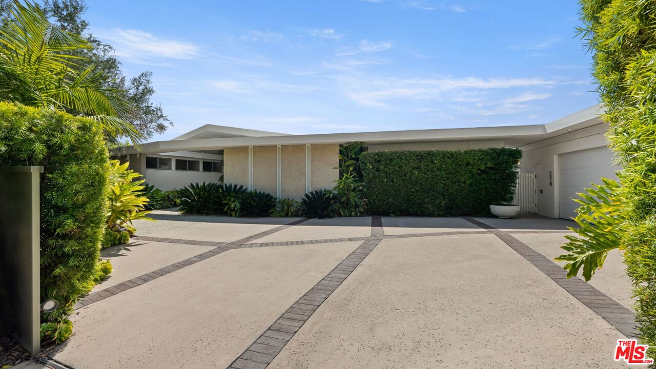 550 HAYNES AVE