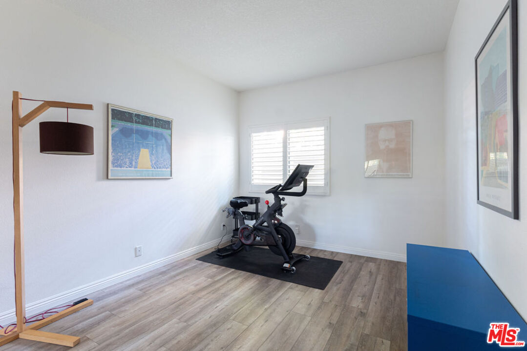 13331 Moorpark St Unit: 120