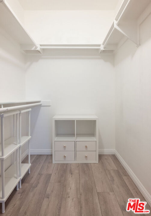 13331 Moorpark St Unit: 120