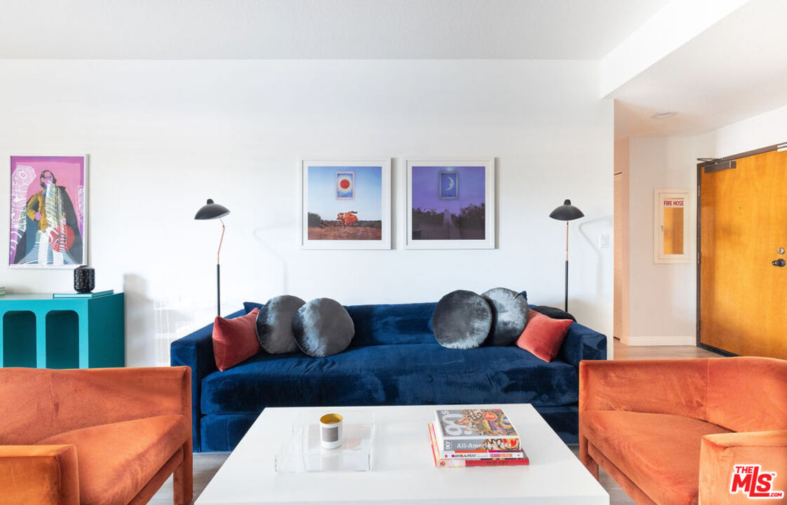 13331 Moorpark St Unit: 120