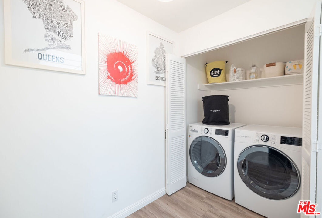 13331 Moorpark St Unit: 120