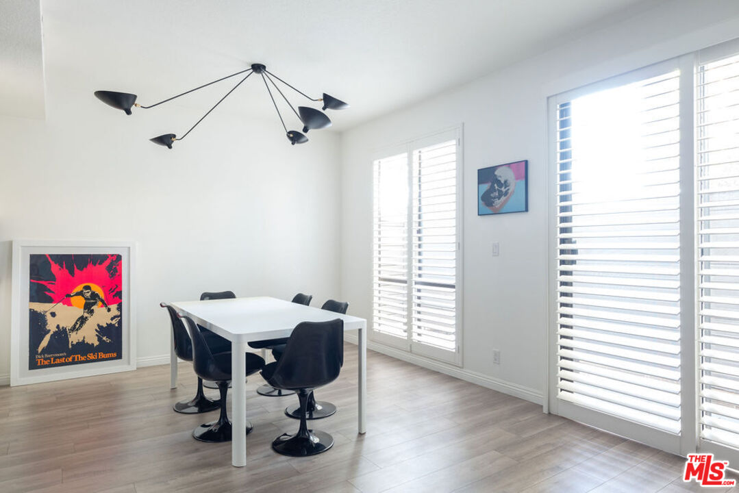 13331 Moorpark St Unit: 120