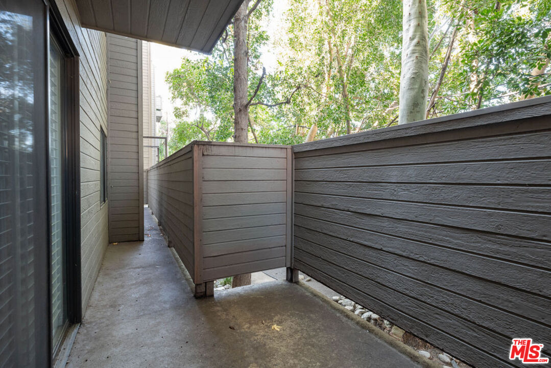 13331 Moorpark St Unit: 120