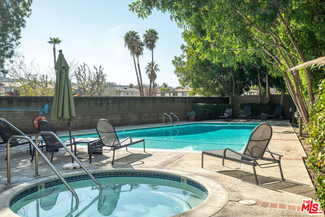 13331 Moorpark St Unit: 120