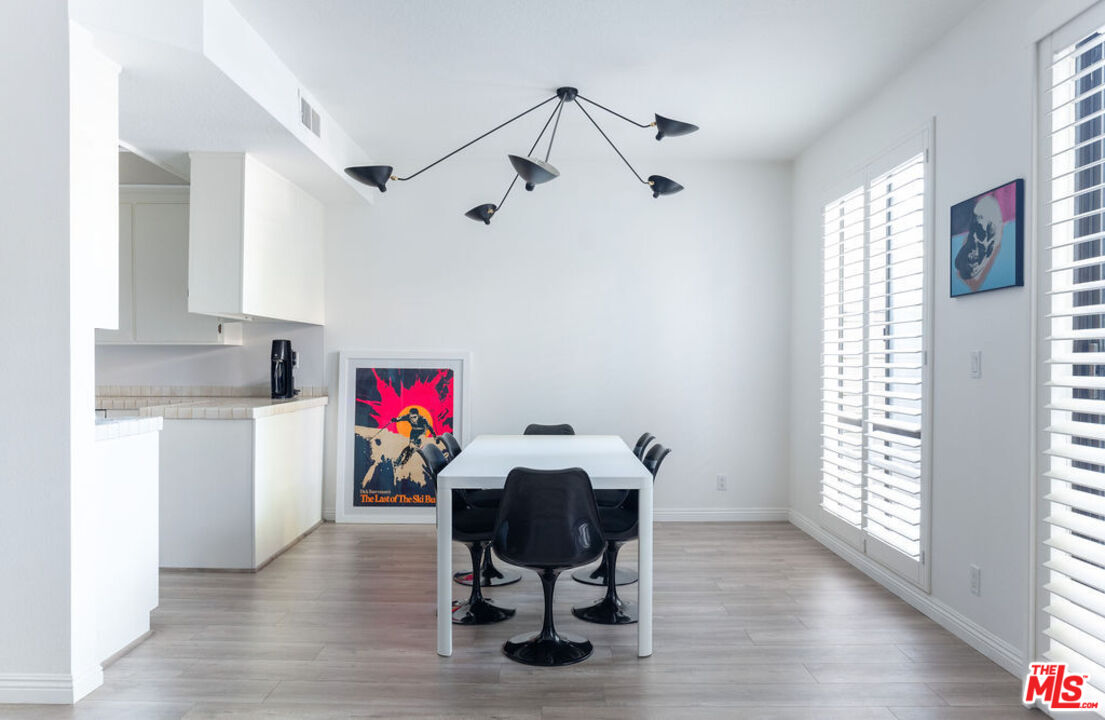 13331 Moorpark St Unit: 120