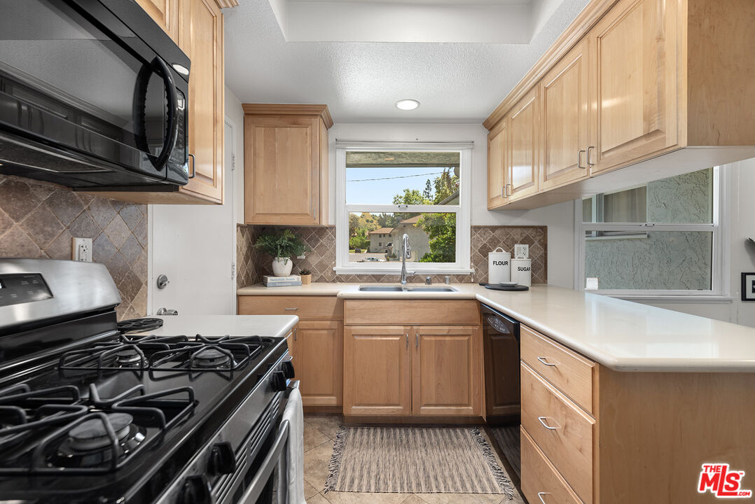 5802 Bowcroft St Unit: 3