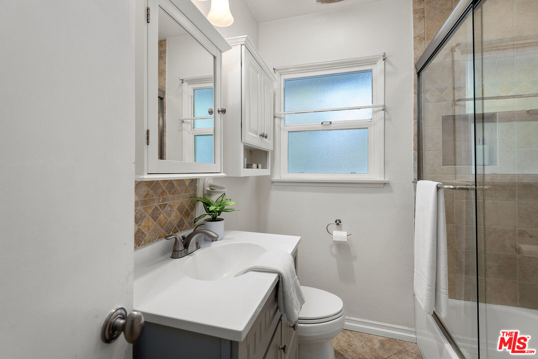 5802 Bowcroft St Unit: 3