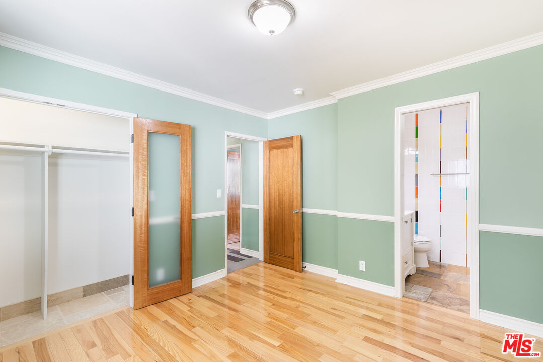 1126 N Formosa Ave Unit: 8