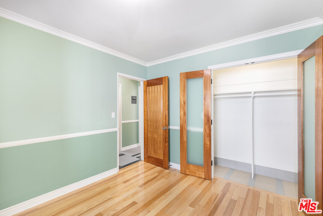 1126 N Formosa Ave Unit: 8