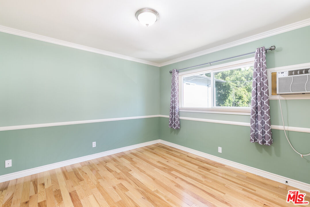 1126 N Formosa Ave Unit: 8