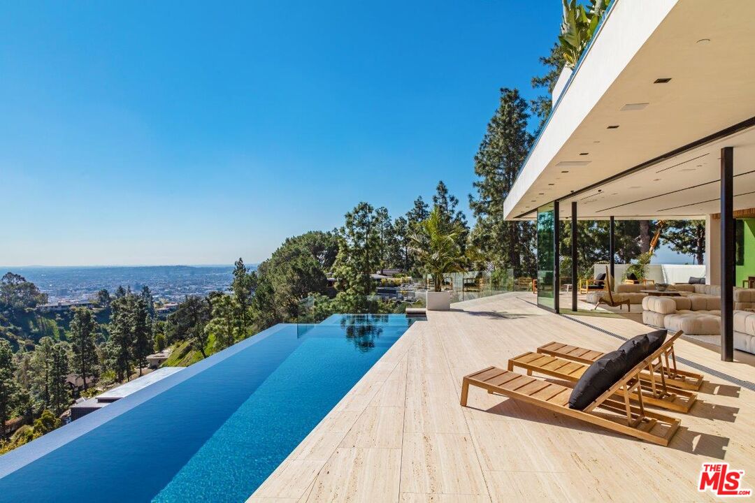 1274 LAGO VISTA DR