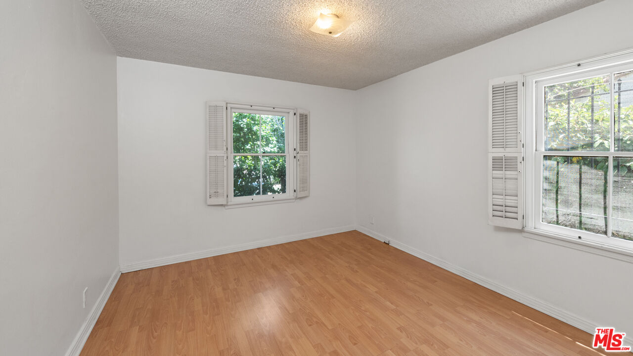 5519 Ventura Canyon Ave