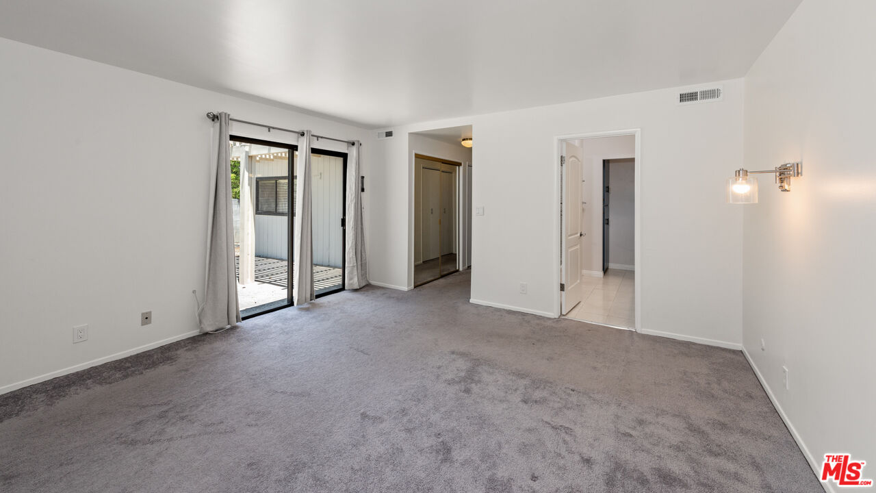 5519 Ventura Canyon Ave