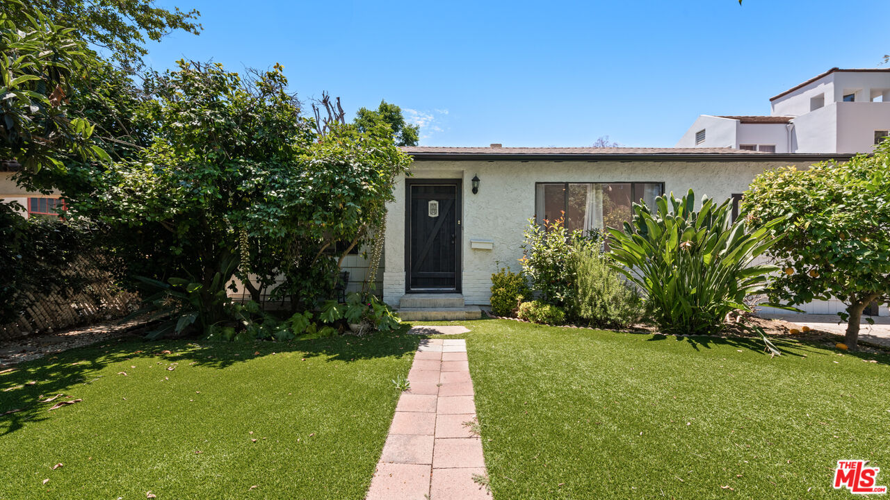 5519 Ventura Canyon Ave