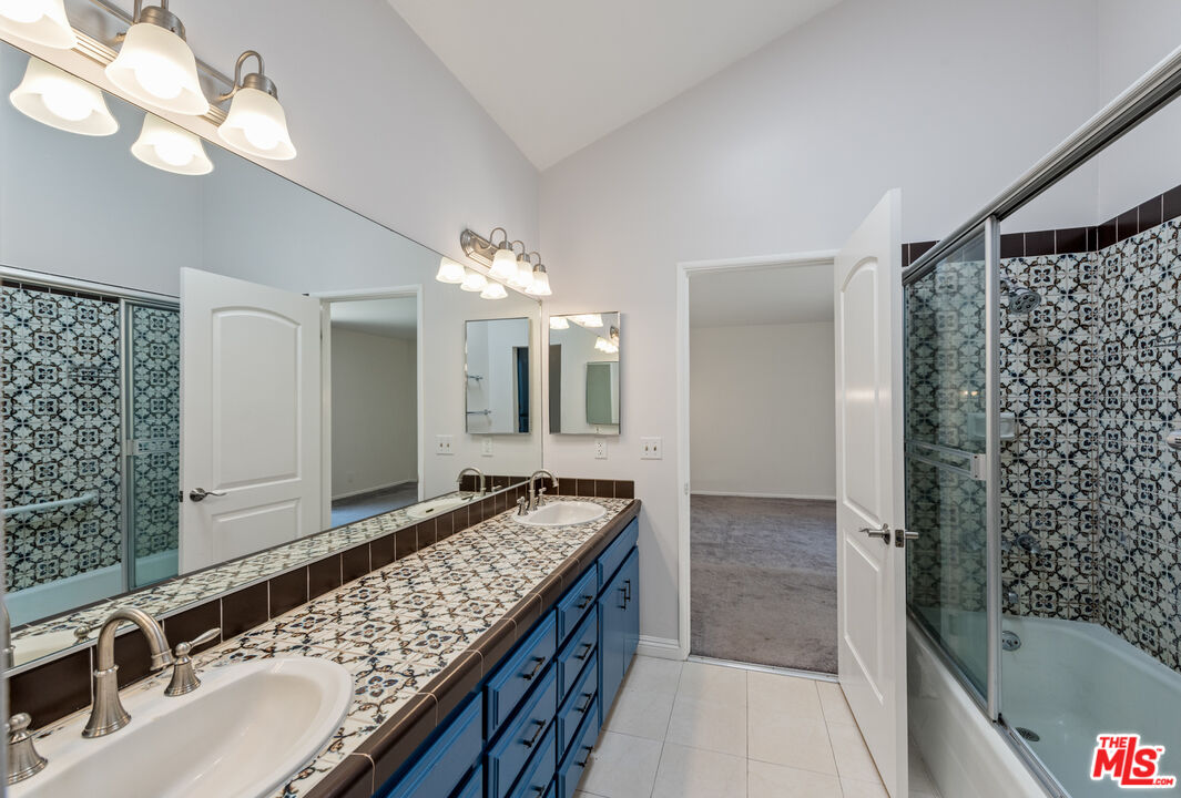 5519 Ventura Canyon Ave