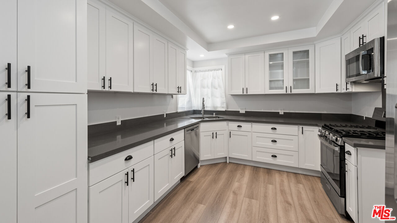 5519 Ventura Canyon Ave