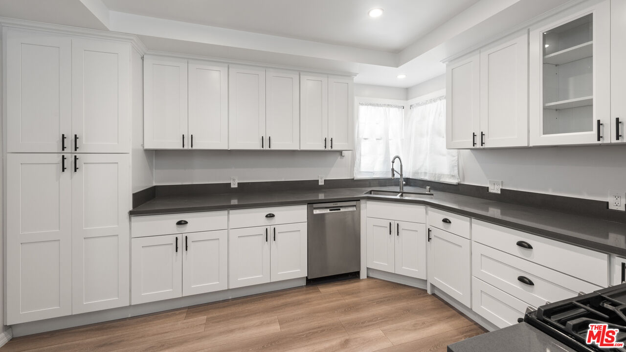 5519 Ventura Canyon Ave