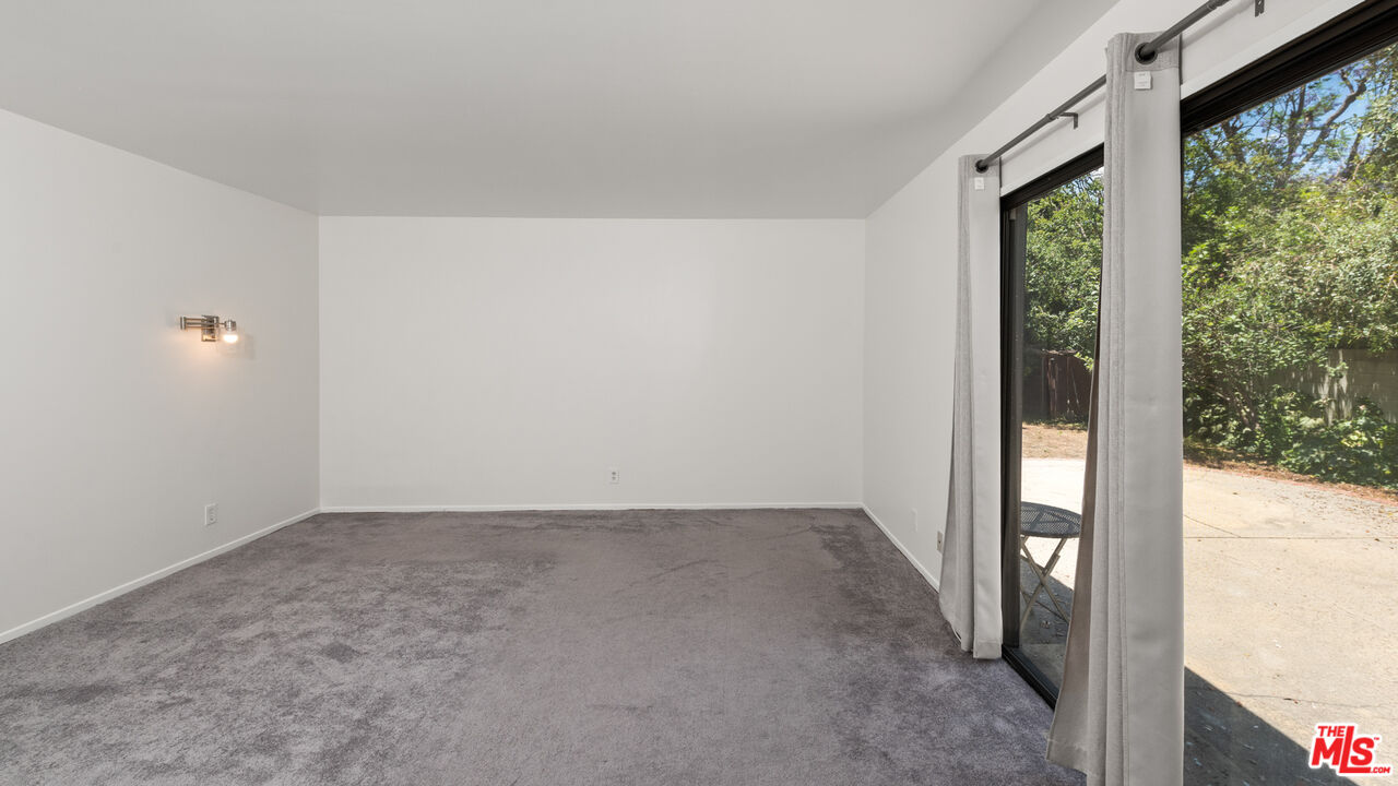 5519 Ventura Canyon Ave