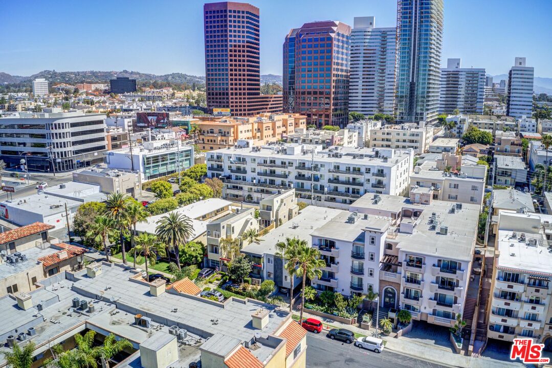 1226 Armacost Ave Unit: 2