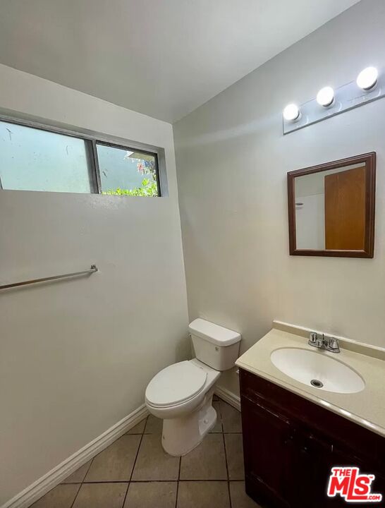 1226 Armacost Ave Unit: 2