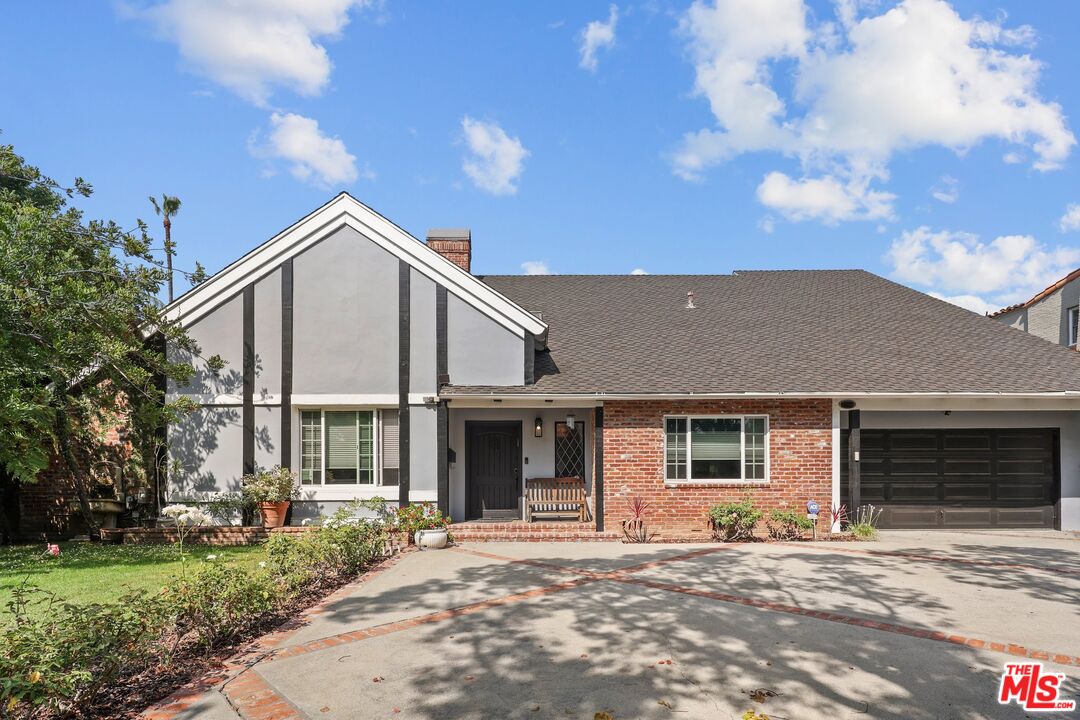 601 N Maple Dr