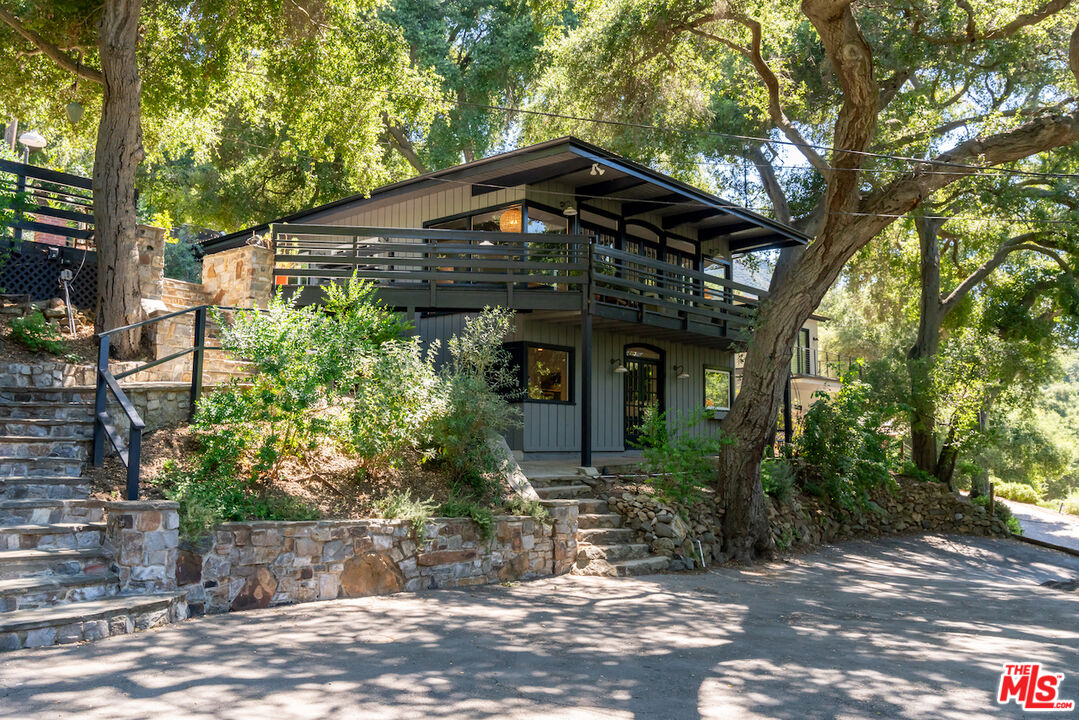 1145 Old Topanga Canyon Rd